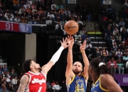 开云体育官方网站-关于凯尔特人完胜掘金，布克状态火热的信息