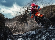 开云体育APP下载-皮克化身进攻利刃，韩国全面压制澳大利亚展现亚洲足球新格局