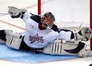 开云官方app入口-西决生死战焦点战，湖人全面压制新疆队，战术纪律铸就压倒性胜利