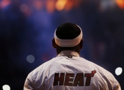 开云体育官网-从红土到硬地，西西帕斯蒙特卡洛大师赛翻盘美网的战术进化与心理突破