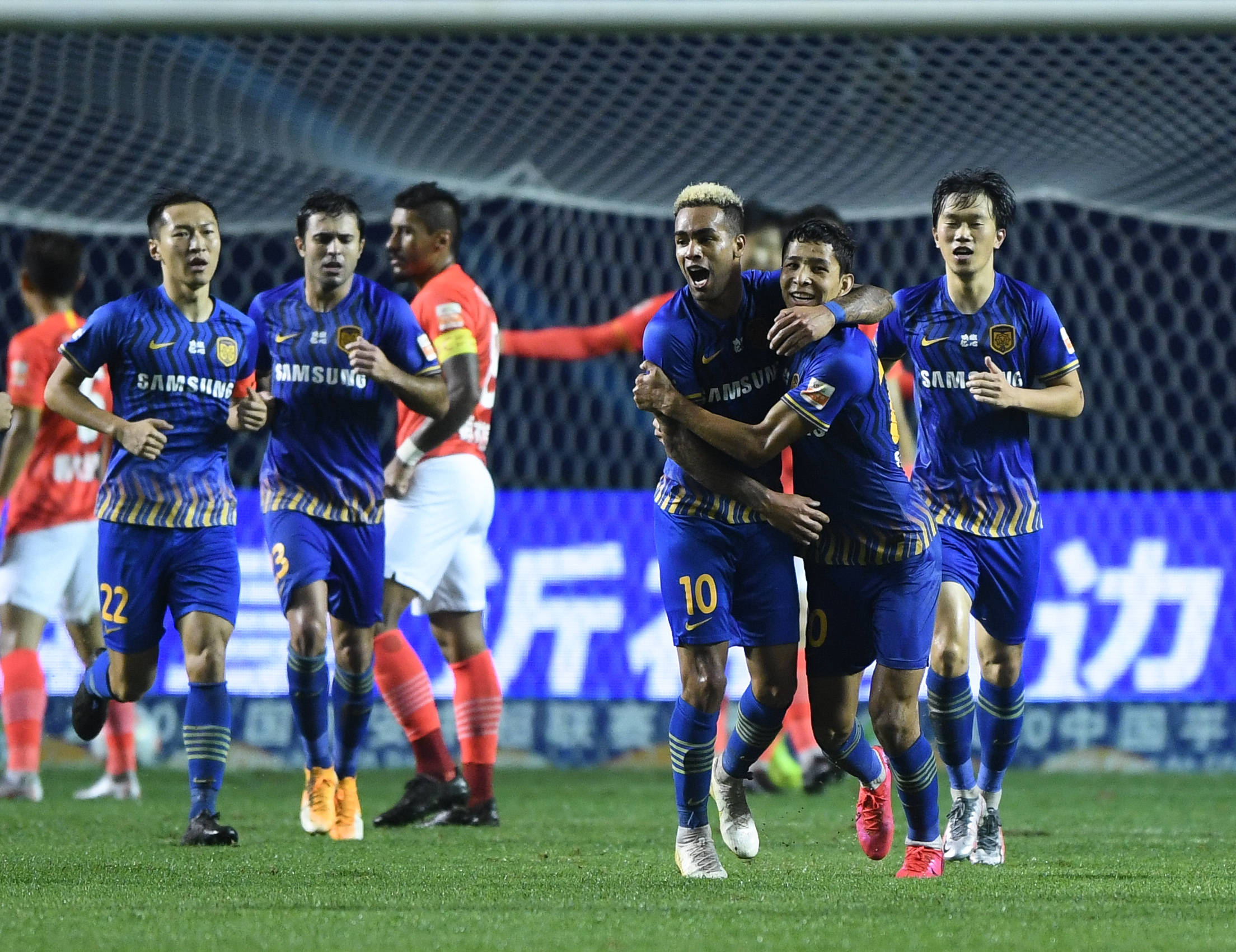 苏宁队球员集体低迷，遭遇连败