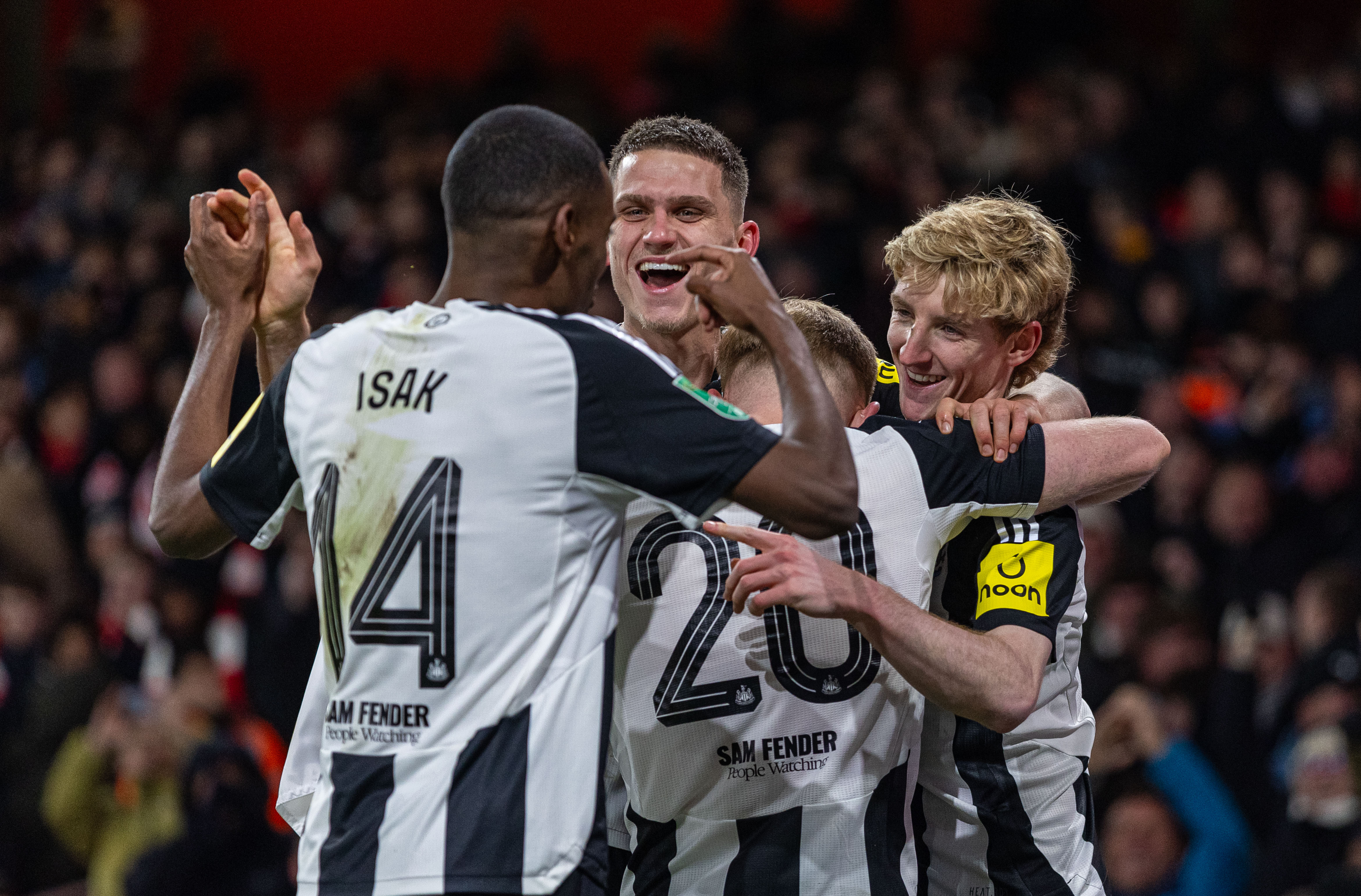 包含英格兰轻取阿森纳,布鲁诺·费尔南德斯统治全场的词条 包含英格兰轻取阿森纳,布鲁诺·费尔南德斯统治全场的词条