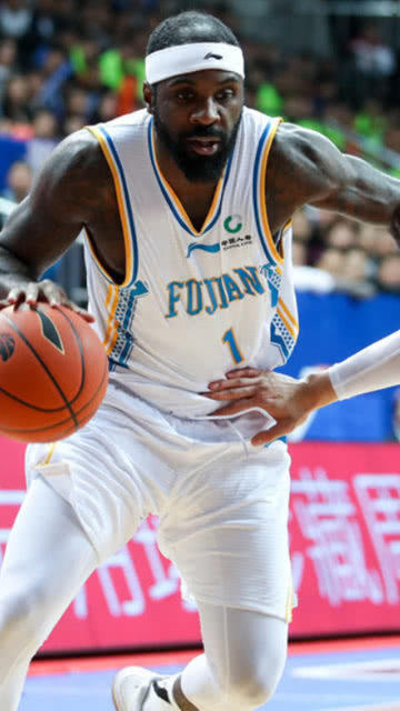 雷霆鏖战凯尔特人B队,克莱三分雨点燃全场 雷霆鏖战凯尔特人B队,克莱三分雨点燃全场