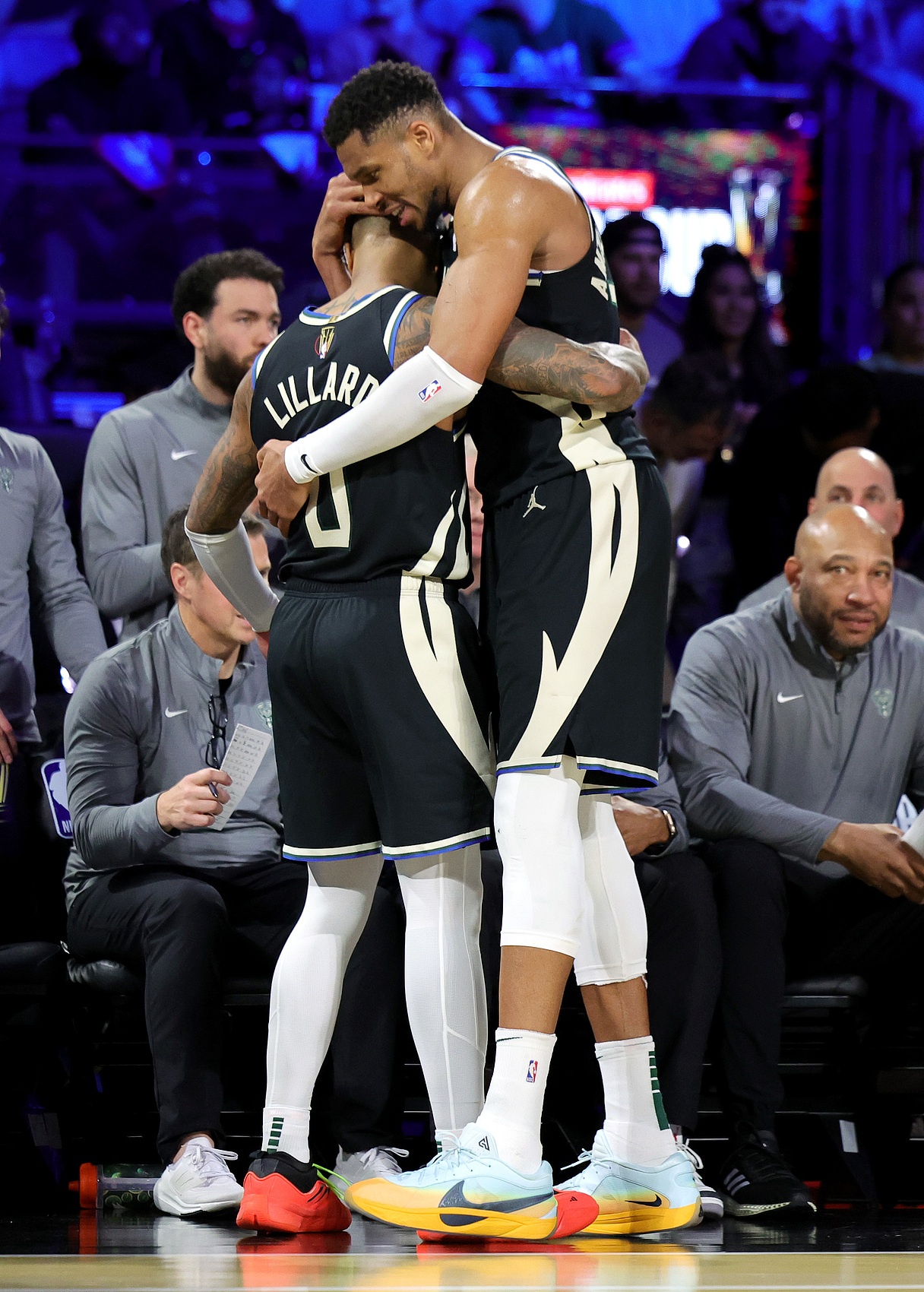 巴西男篮轻取雄鹿B队，拉塞尔统治全场的简单介绍