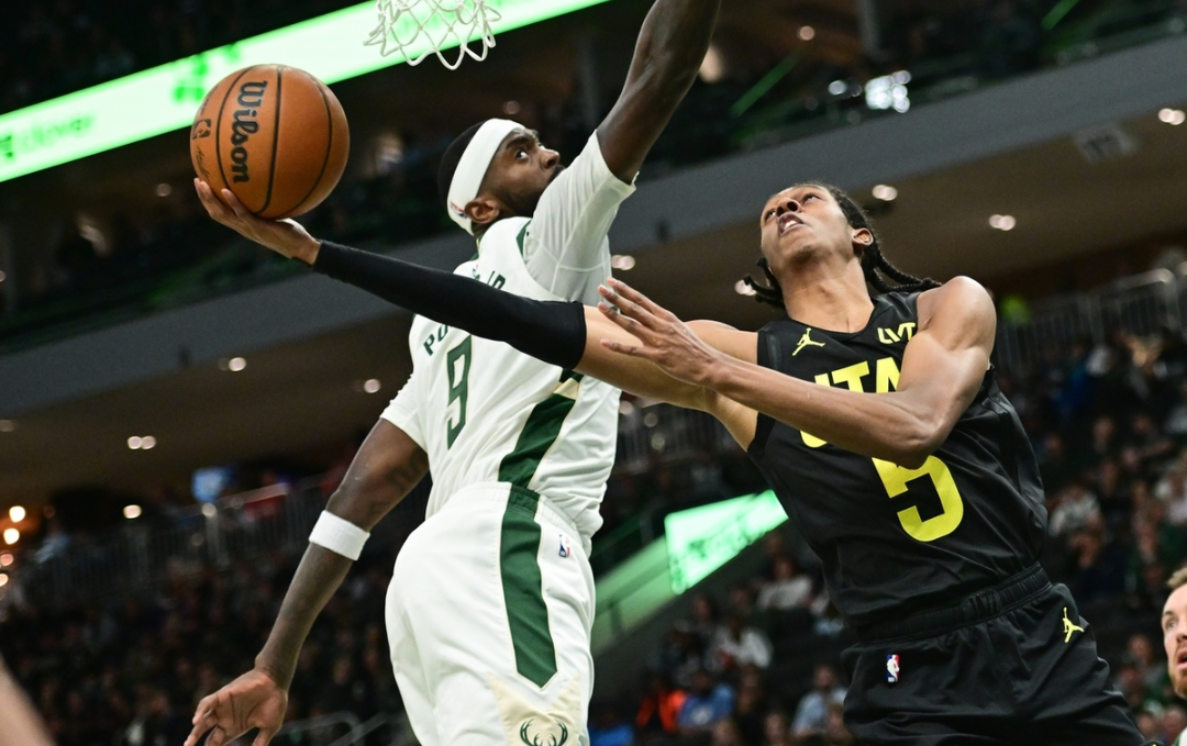 雄鹿队击败爵士,争夺总冠军 雄鹿队击败爵士,争夺总冠军