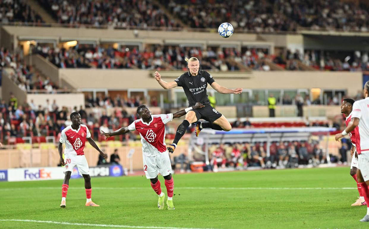 曼城锋线亟待补强，西布朗主力离队传闻四起