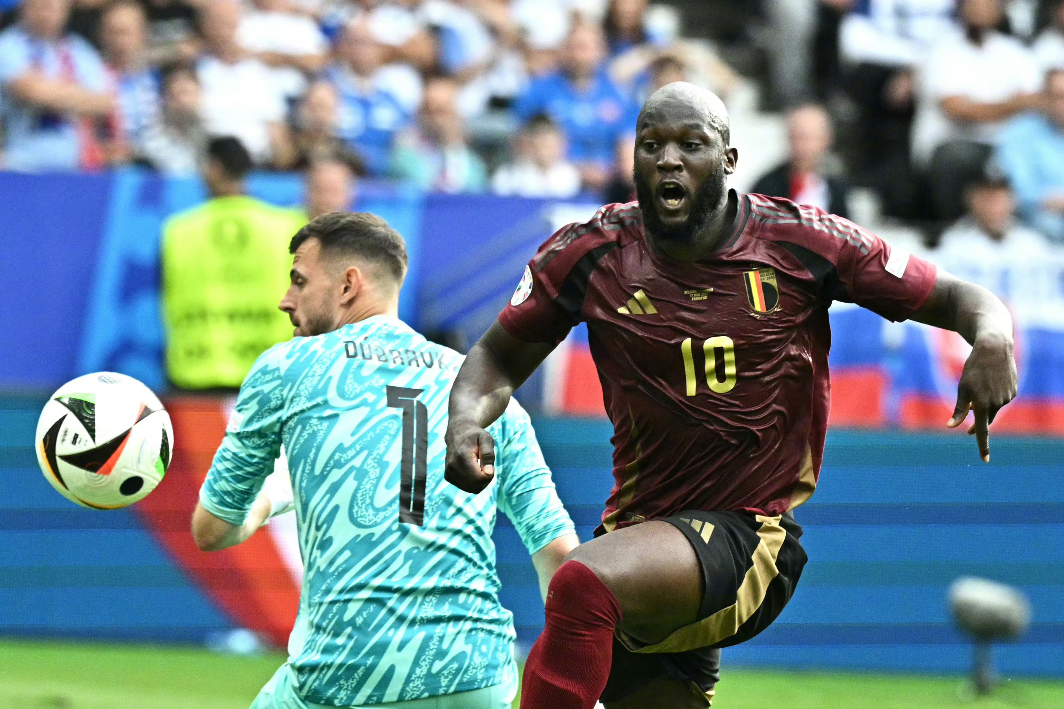 关于斯洛伐克国家队小胜一筹，晋级淘汰赛的信息