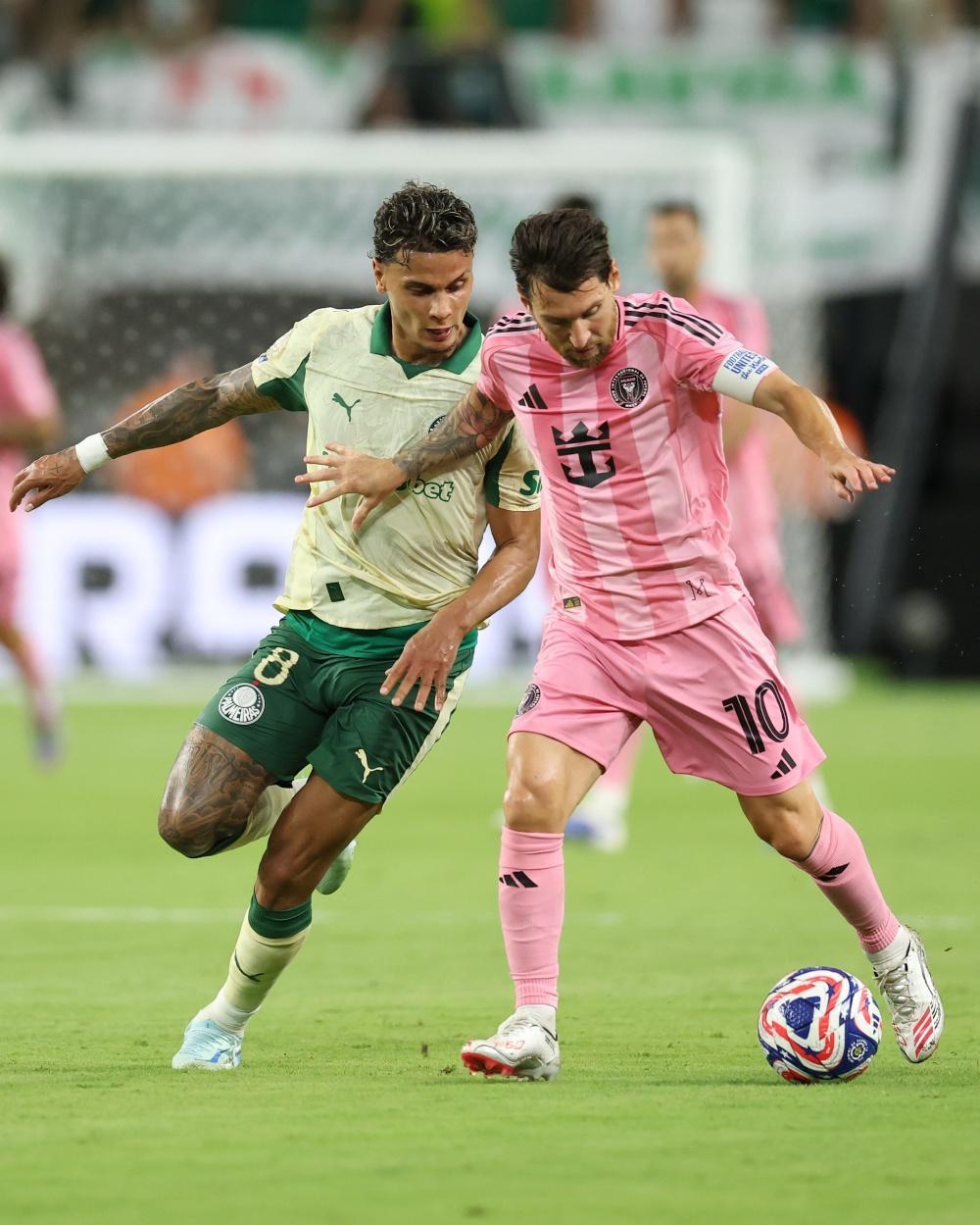 难解的胜负之终:欧洲预选赛上演近身肉搏的简单介绍 难解的胜负之终:欧洲预选赛上演近身肉搏的简单介绍