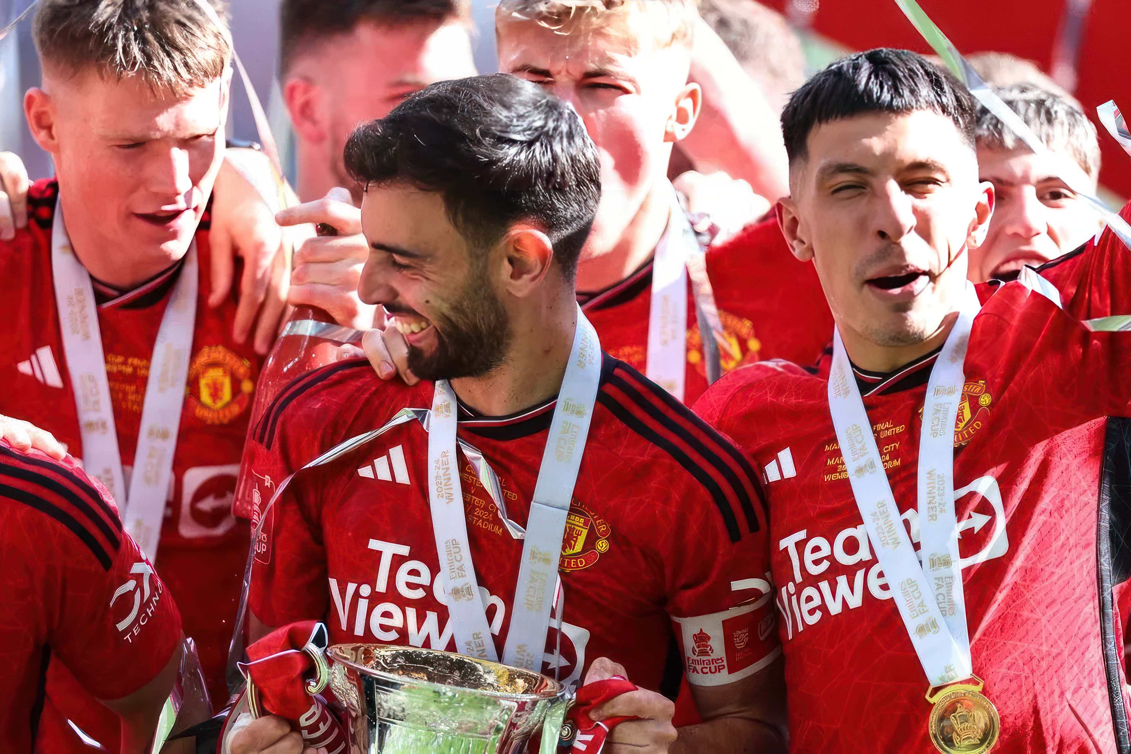 曼联客场小胜沃特福德，保持不败纪录