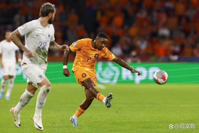 包含法国客场逆袭意大利，锁定小组头名的词条