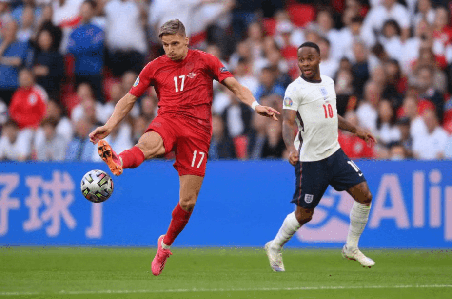 英格兰实现逆袭，战胜尼德兰杀入四强