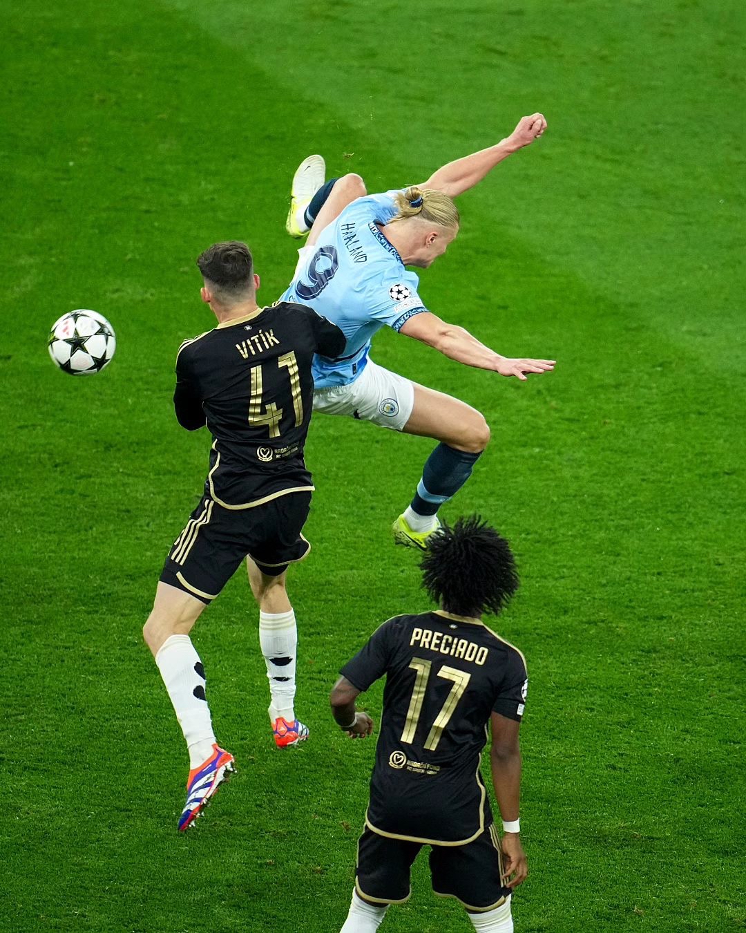 曼城鏖战瑞士，哈兰德绝境逆转的简单介绍