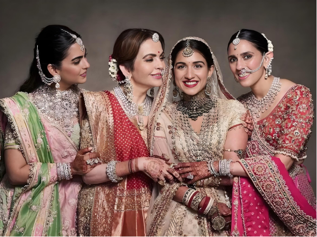 包含印度羽毛球队强势日本羽毛球队，陶菲克三分雨点燃全场的词条