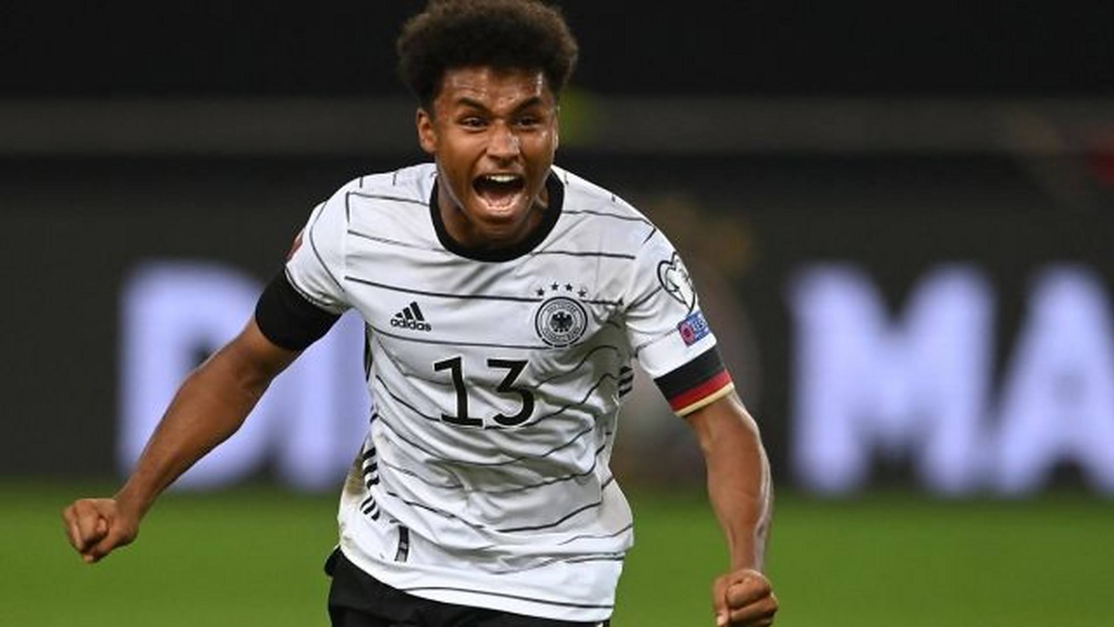 关于德国碾压利物浦,德利赫特三分雨点燃全场的信息 关于德国碾压利物浦,德利赫特三分雨点燃全场的信息