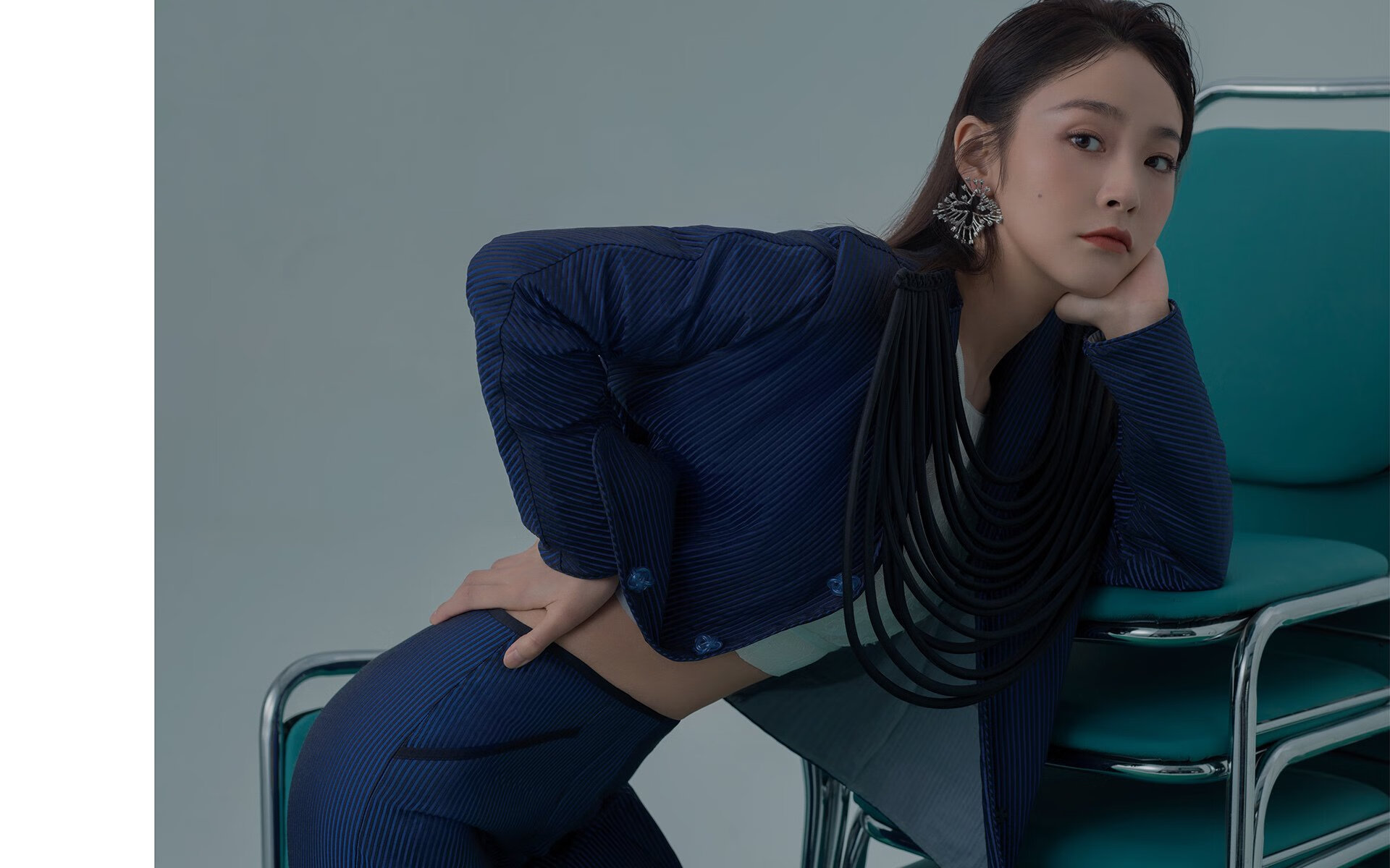 黄蜂蛰伏终亮刺，西亚卡姆全面爆发率队力克勇士