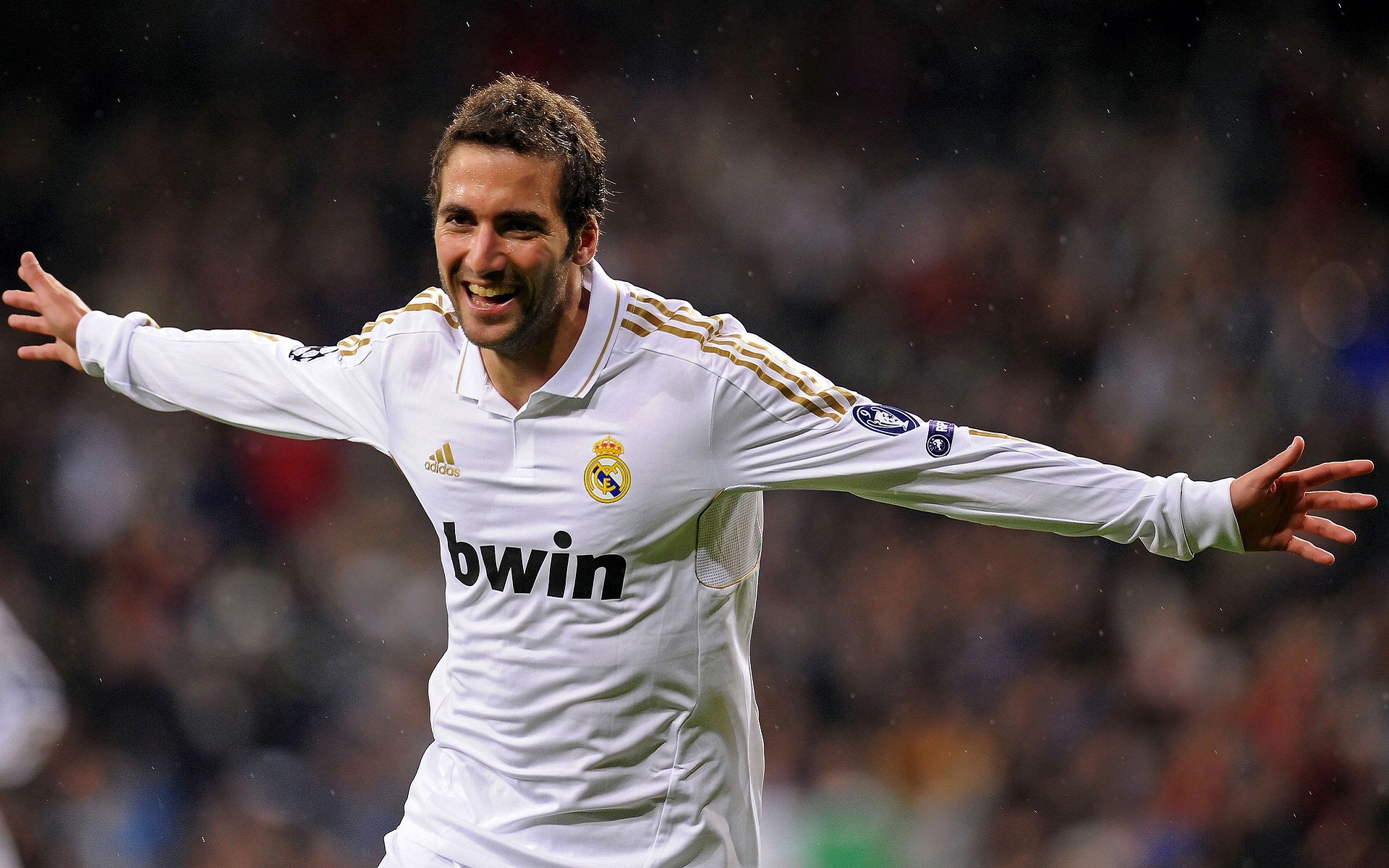 绿茵鏖战与羽坛高光，当德国队遇上中国队，桃田贤斗的传奇时刻